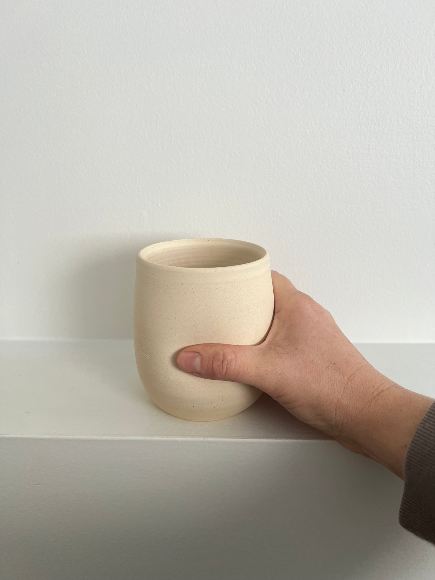 7. THUMBLAVASE