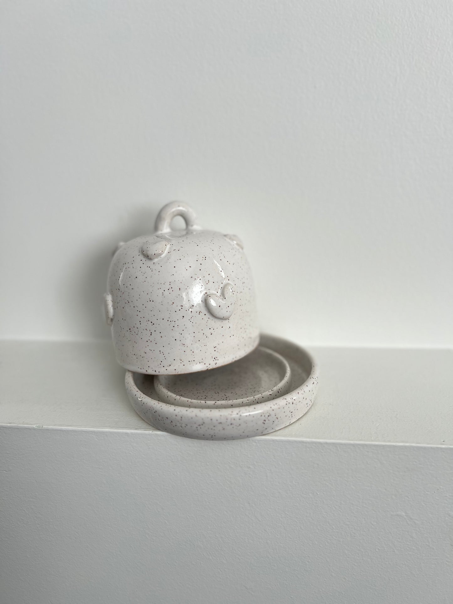 BUTTER DISH | WHITE | LOTSA HEARTS