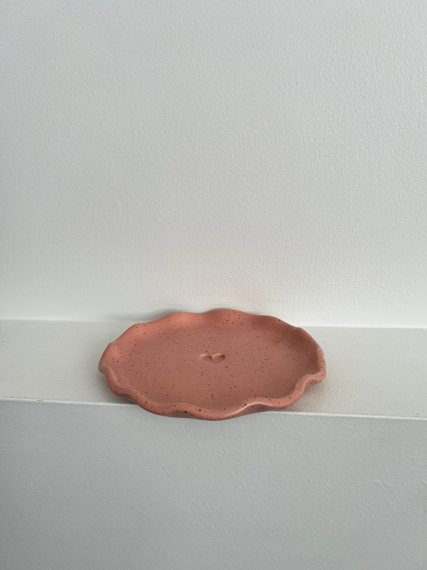 PLATE | DESSERT | RUFFLE | PINK | MEDIUM 16cm