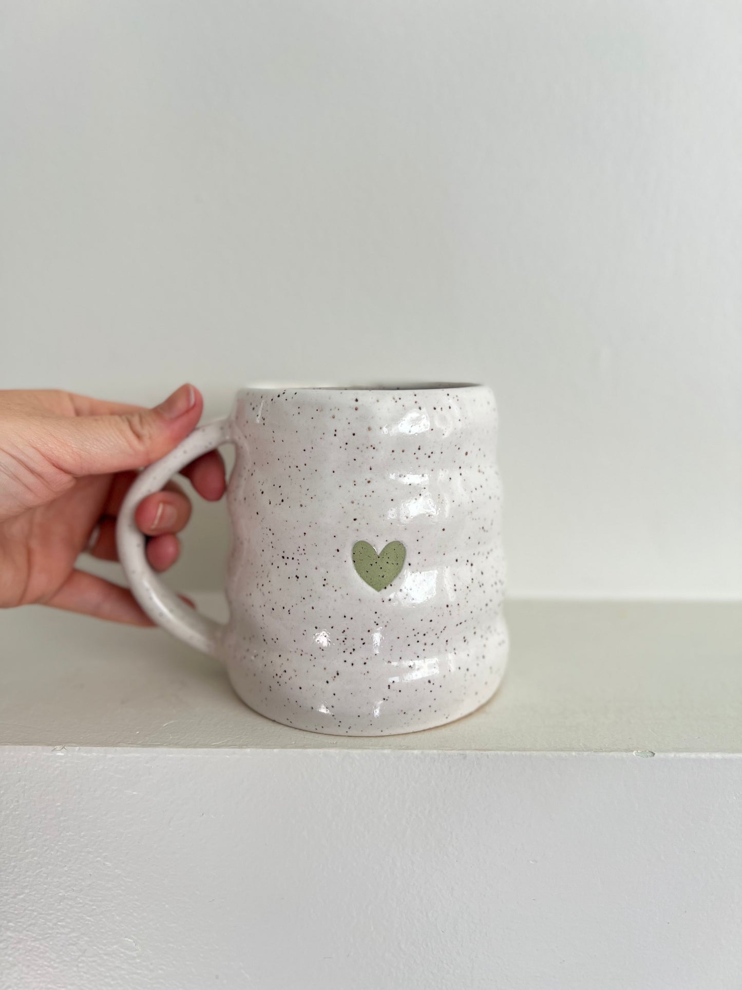 - MUG | TALL 18oz | BUBBLE HEART | SAGE