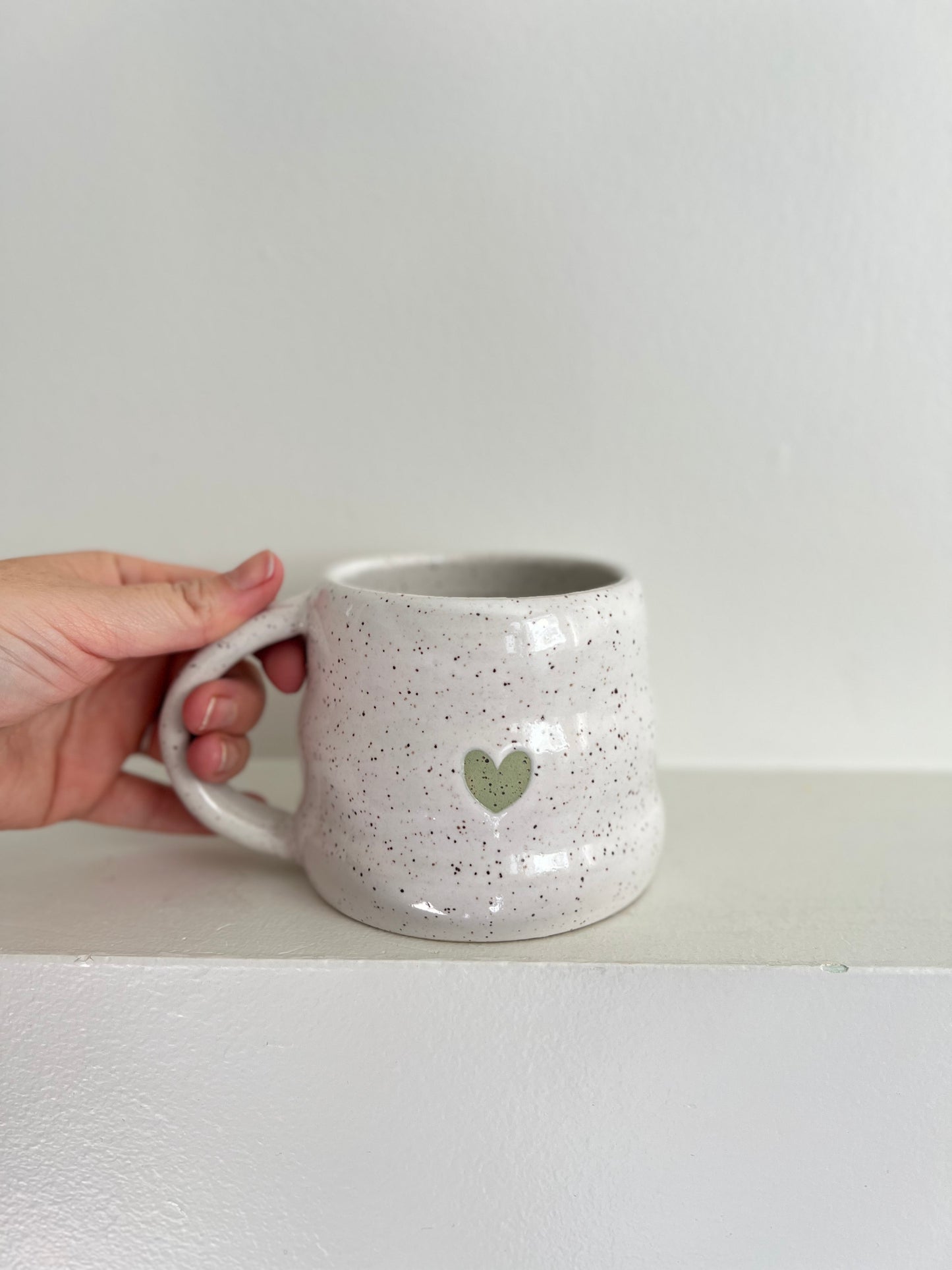 - MUG | SHORT 14oz | BUBBLE HEART | SAGE