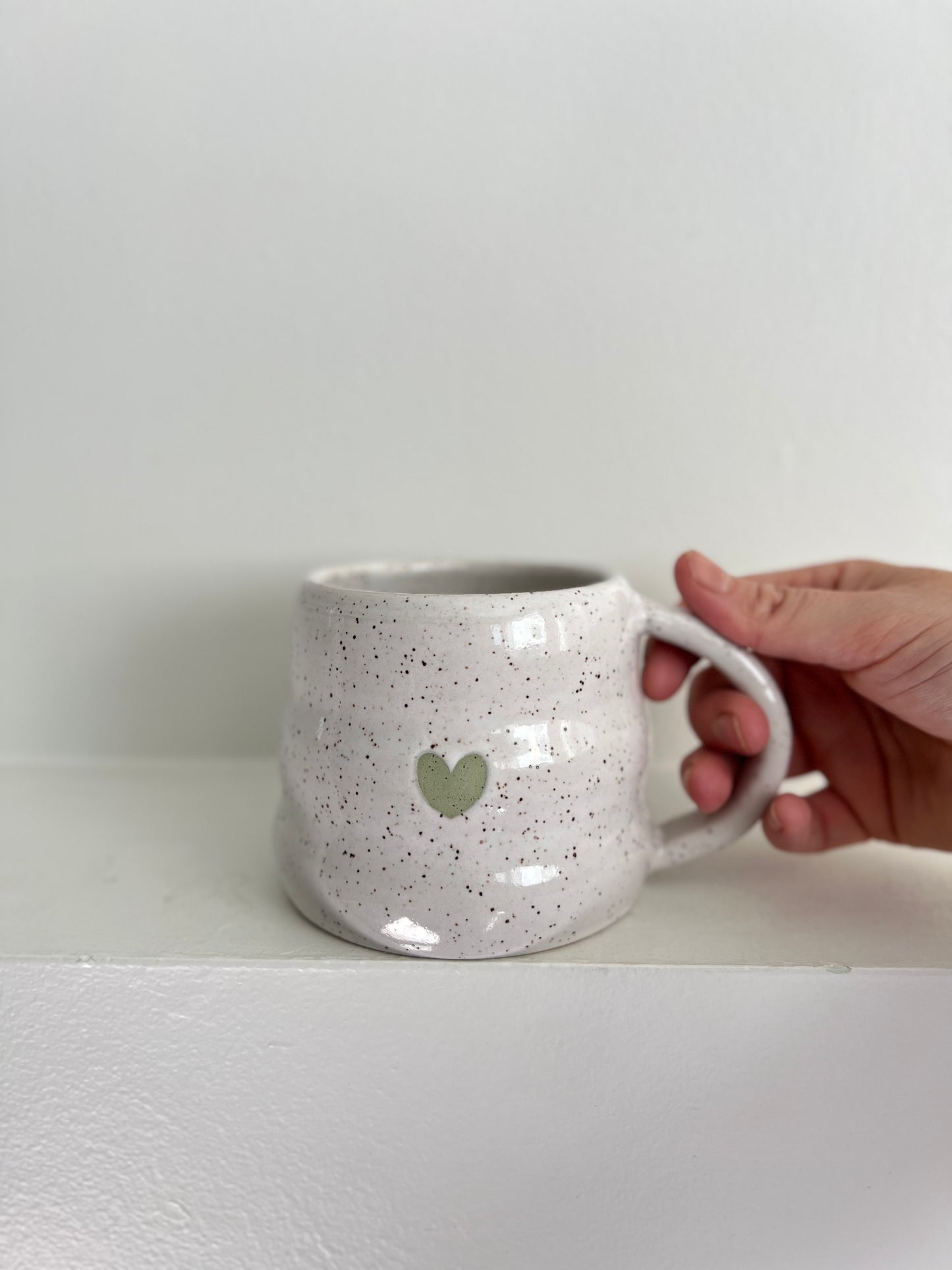 - MUG | SHORT 14oz | BUBBLE HEART | SAGE