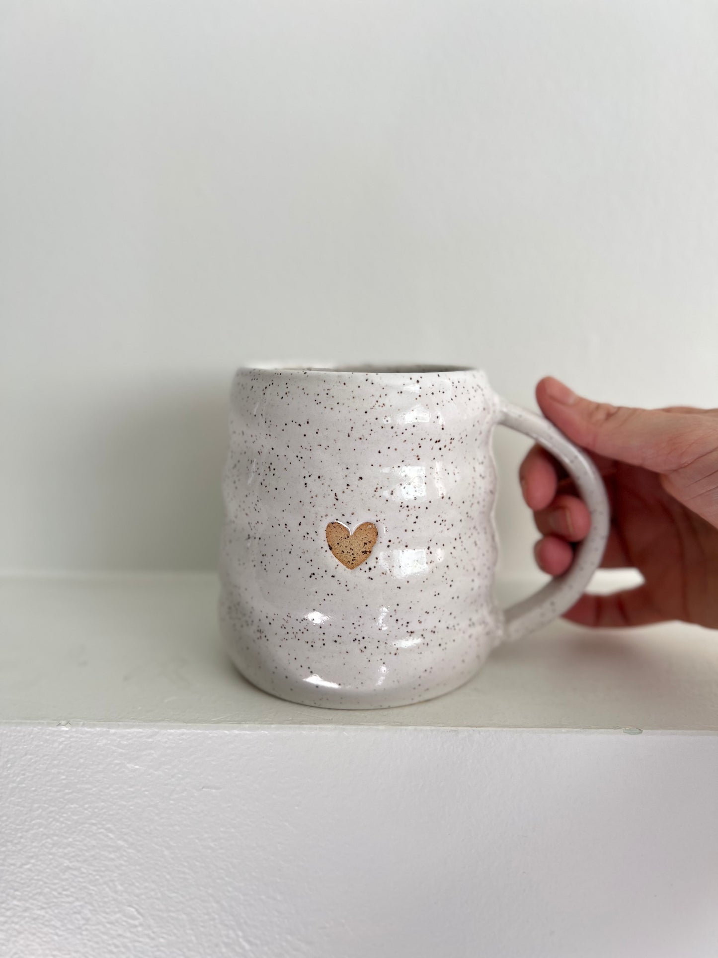 - MUG | TALL 18oz | BUBBLE HEART | BROWN