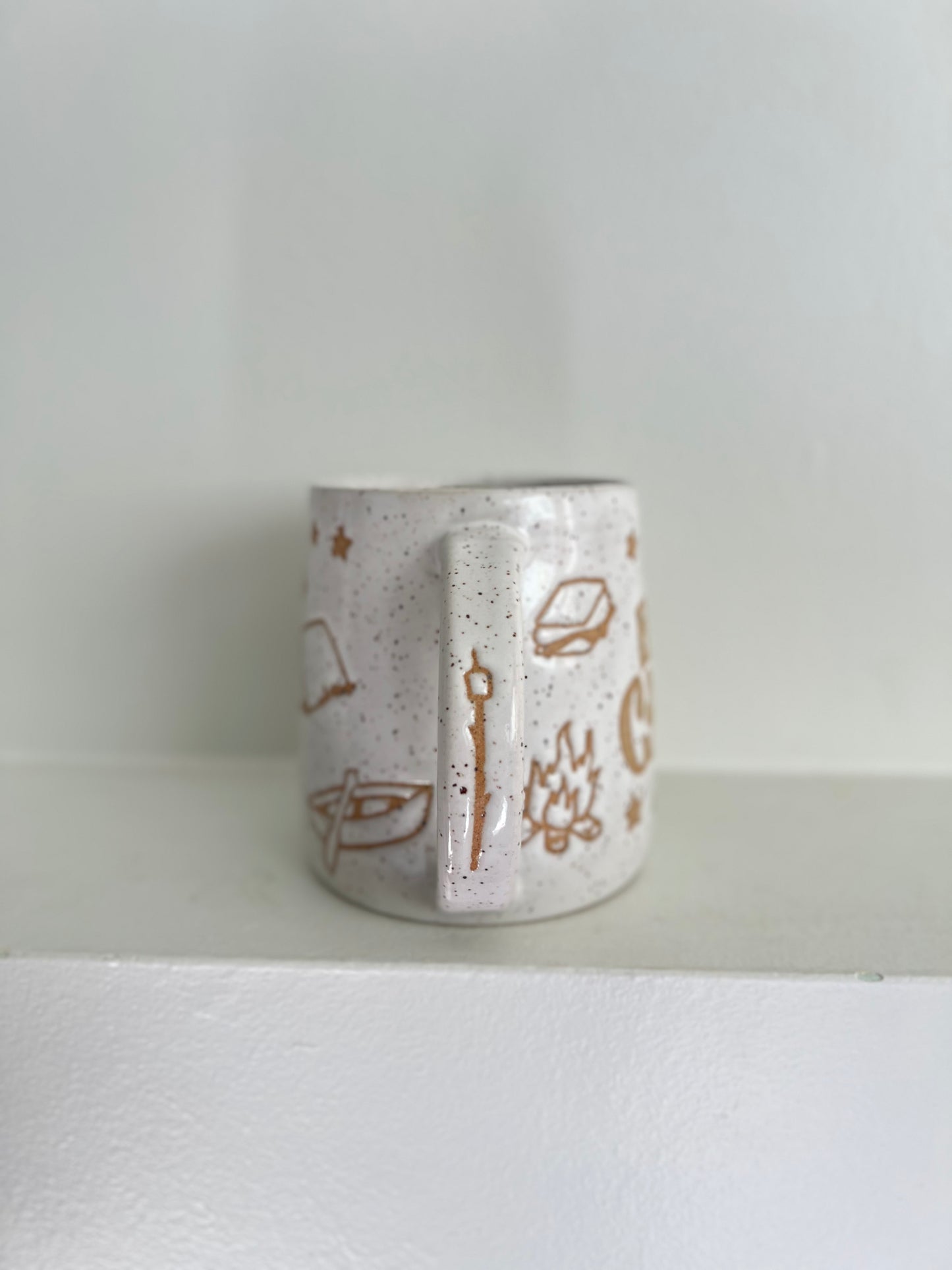 - MUG | TALL 18oz | HAPPY CAMPER