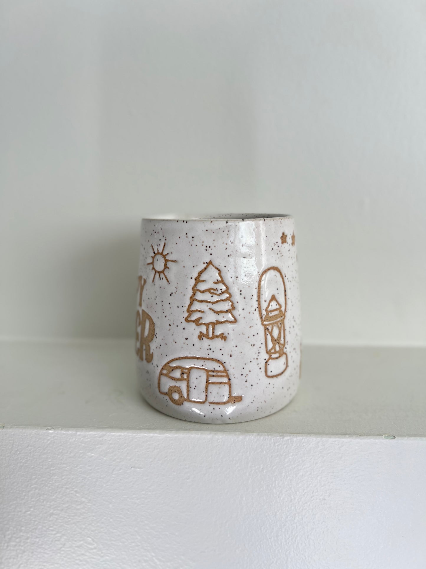 - MUG | TALL 18oz | HAPPY CAMPER