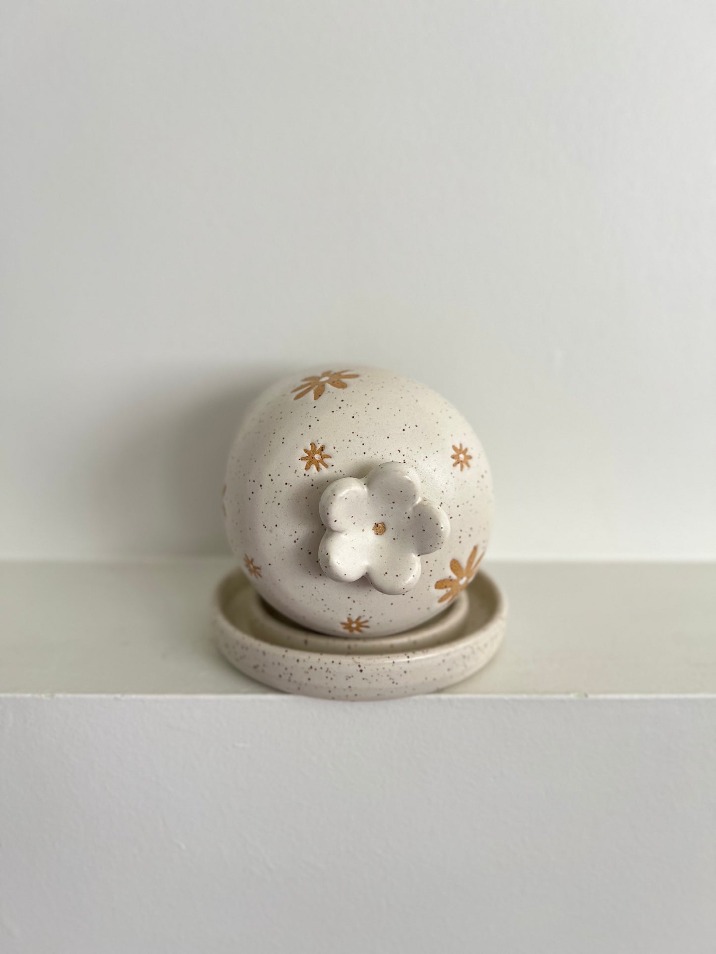 BUTTER DISH | DAISY