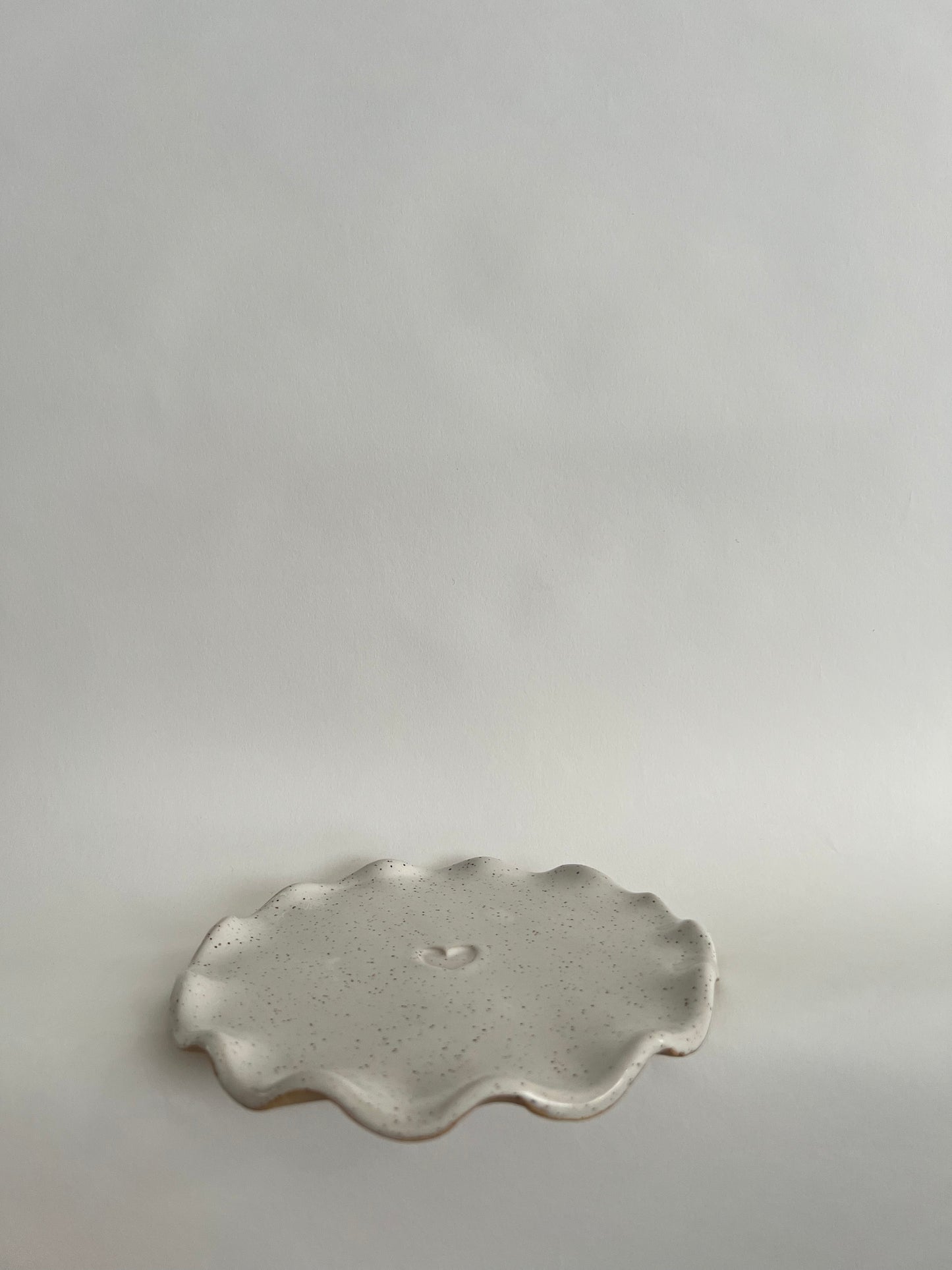 TRINKET PLATE | RUFFLE | LARGE