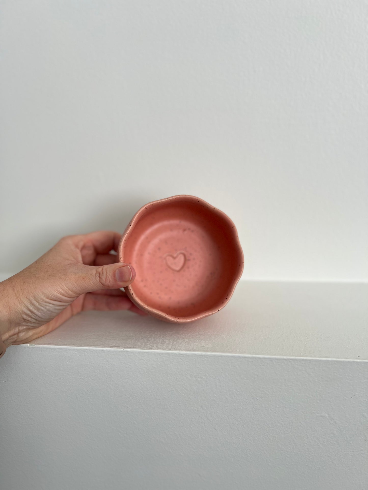 TRINKET DISH | HEART | RUFFLE RIM | PINK