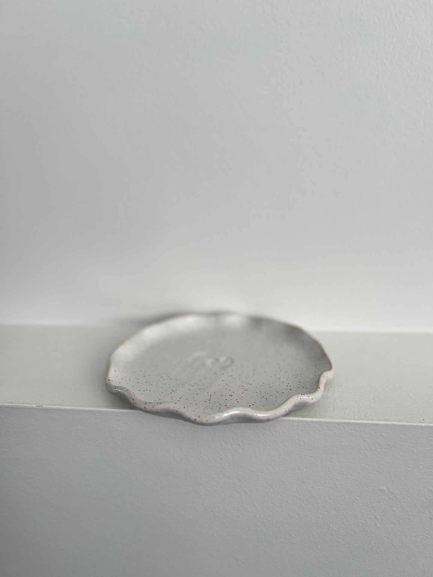 PLATE | DESSERT | RUFFLE | MEDIUM 16cm