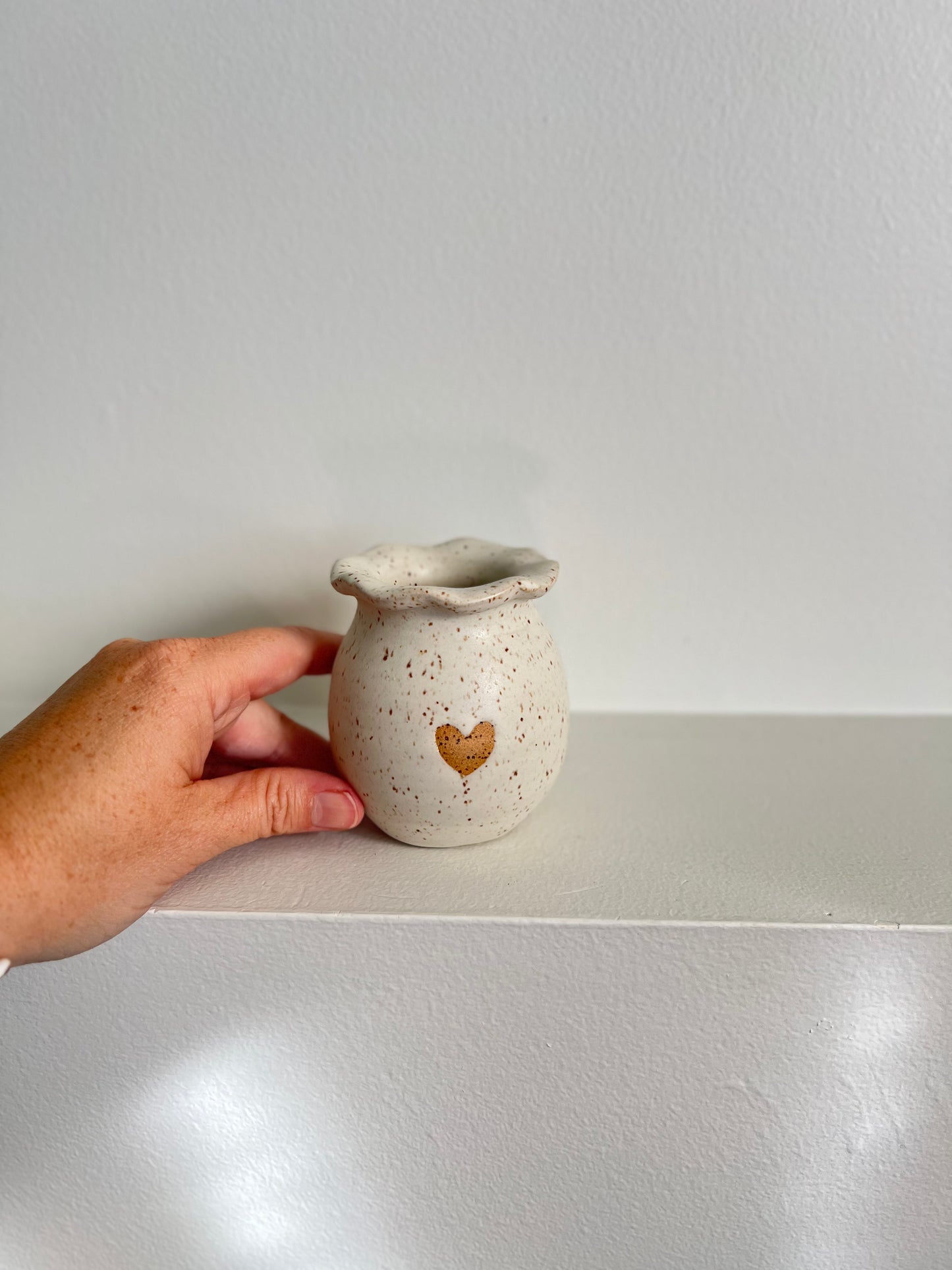 BUD VASE | SCALLOP | ROUNDED