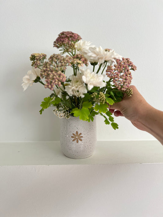 THUMBLAVASE | DAISY